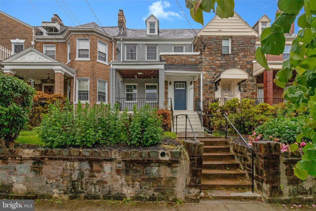 Foto principal - 1350 Sheridan St NW