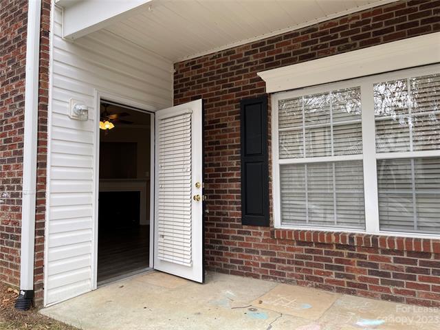 Foto del edificio - 21252 Hickory St
