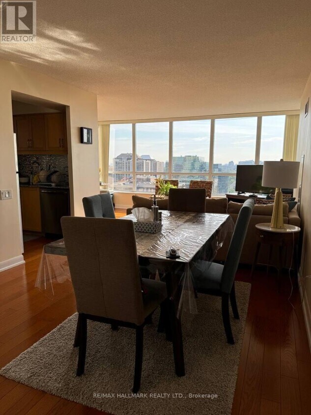 Photo principale - 33-1733 Sheppard Ave E