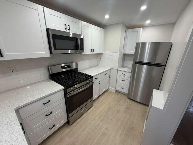 Foto del edificio - 676 Park Ave