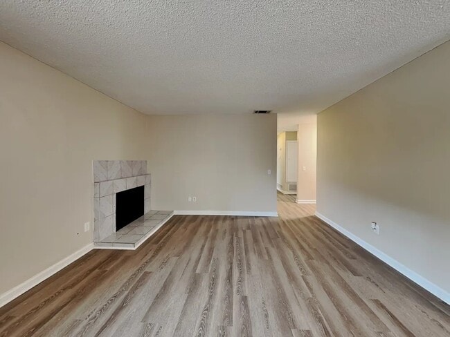 Foto del edificio - 4037 Hale St