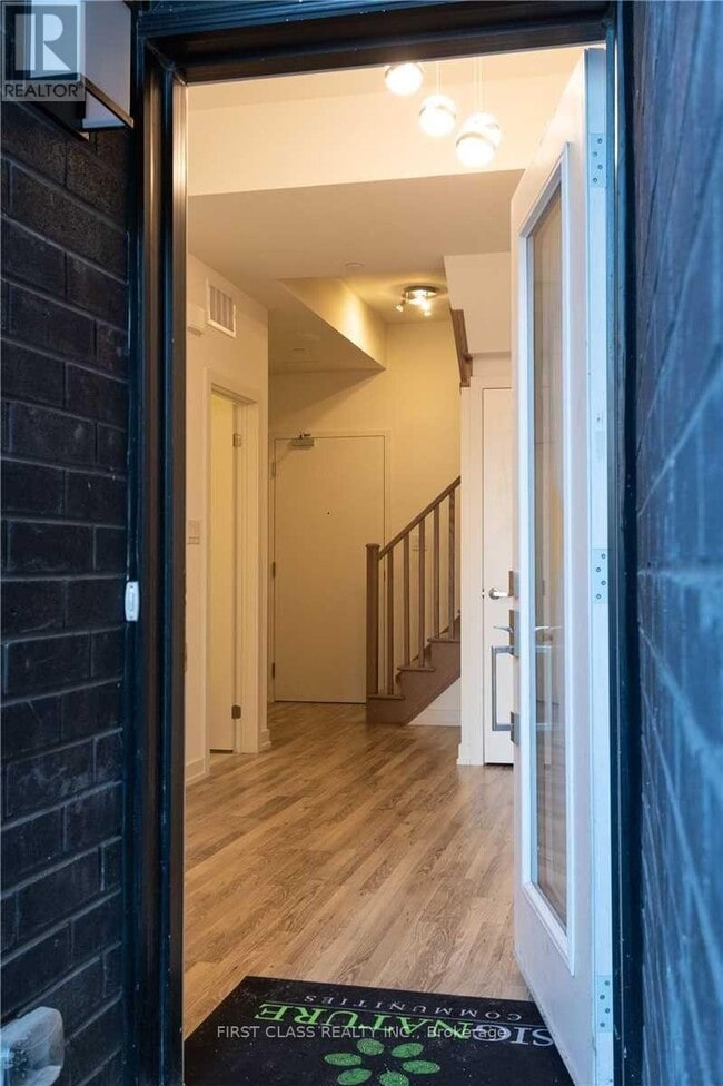 Building Photo - 370 Red Maple Rd