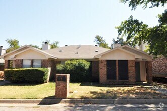 Building Photo - 2323-2325 Miguel Ln