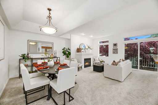 Foto del edificio - Updated Townhouse in Lynnwood-with Garage ...