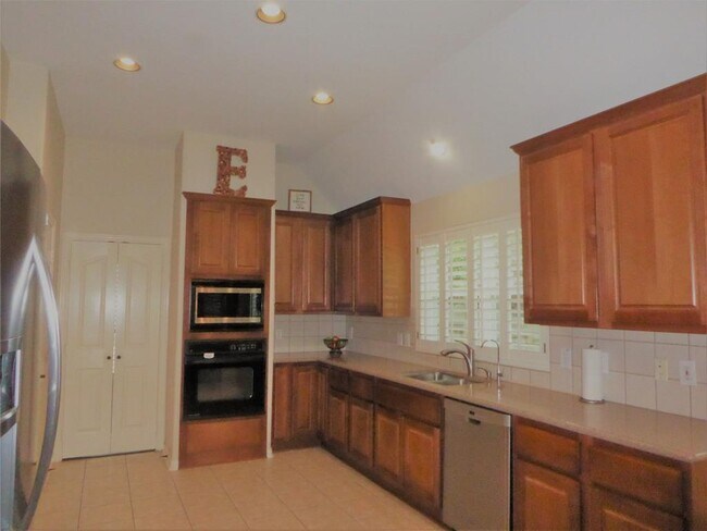 Building Photo - 24107 Northshire Ln