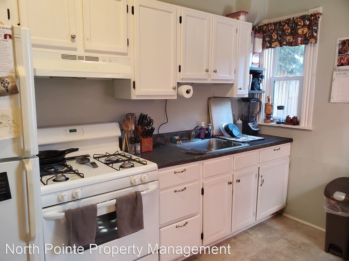 Primary Photo - 2 br, 1 bath House - 620 E. Marion St.