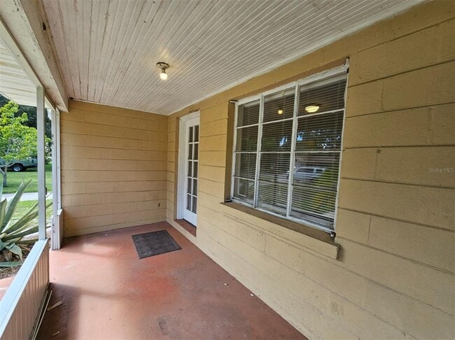 Building Photo - 1516 Holly Rd