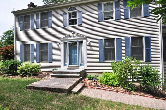 Building Photo - 64 Oak Ridge Dr