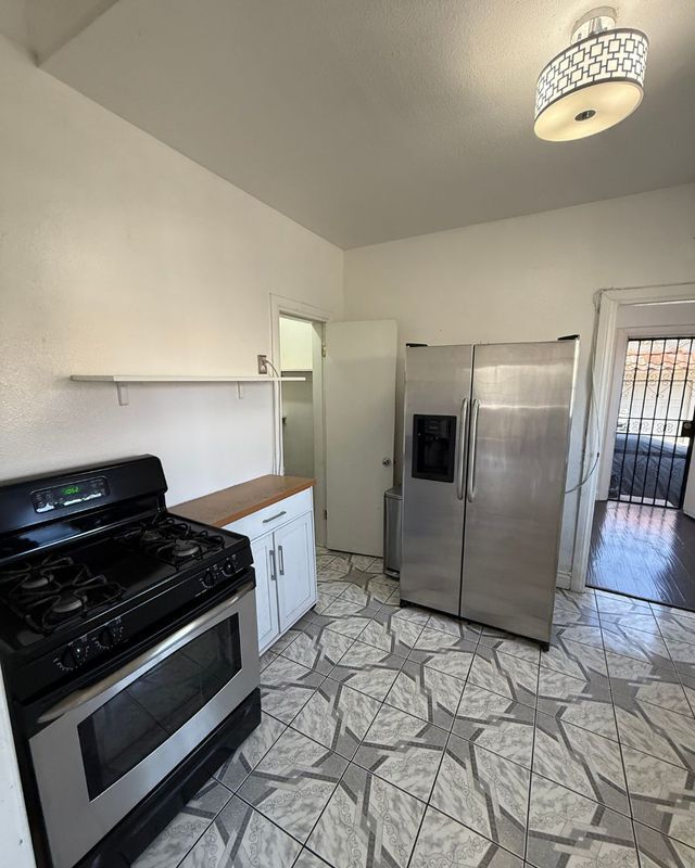 Foto del edificio - 5371 Grace Pl