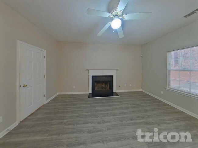 Foto del edificio - 3250 Diamond Blf