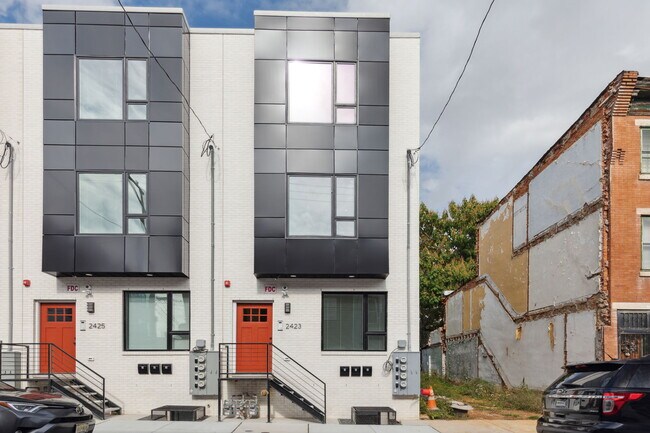 Building Photo - 2423 W Thompson St