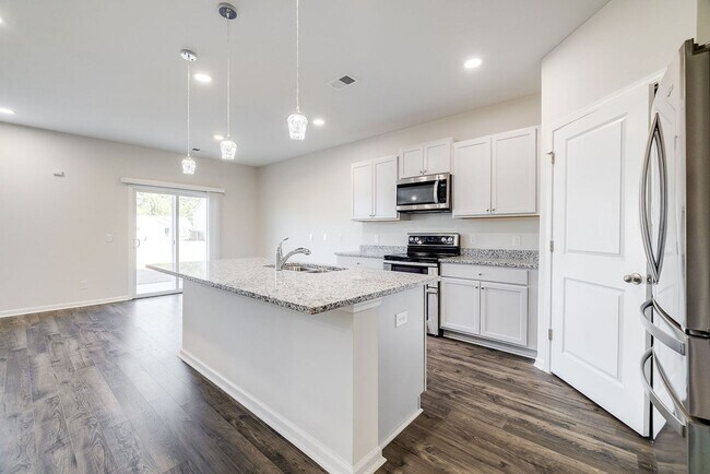 Building Photo - Spacious 5BR Home with Loft & Smart Features in Rincon