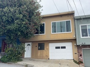 Building Photo - 1724 Burrows St