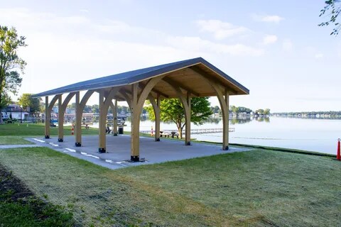 Foto del edificio - 7405 Lake Shore Dr