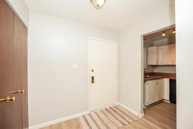 Foto del edificio - 9471 Madison Ln