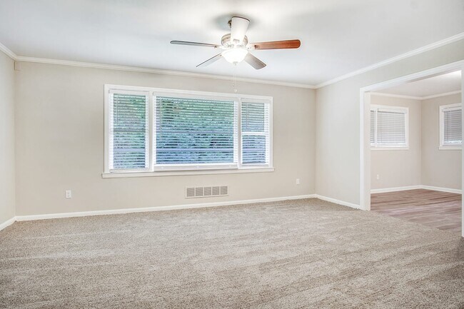 Foto del edificio - 1271 Avonwood Circle
