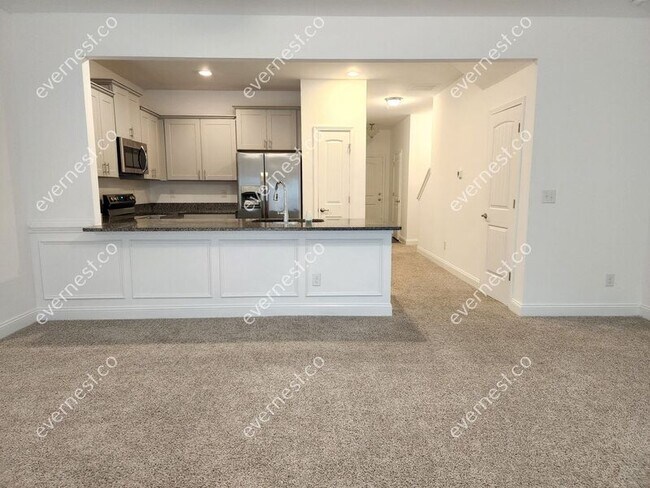 Building Photo - 2155 Miranda Dr