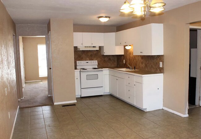 Foto del edificio - 6404 Waynewood Ct