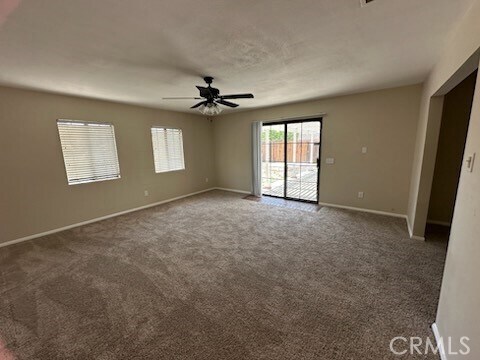 Foto del edificio - 26251 Lazy Creek Rd