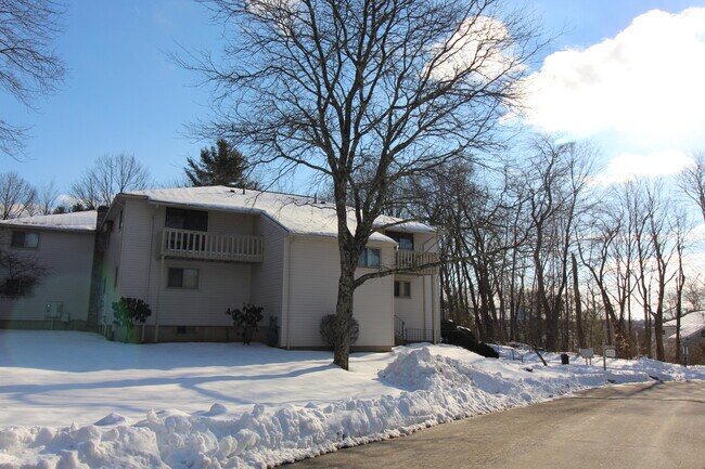 Foto del edificio - 208 Village Dr