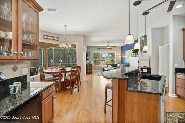 Foto del edificio - 2025 Sykes Creek Dr