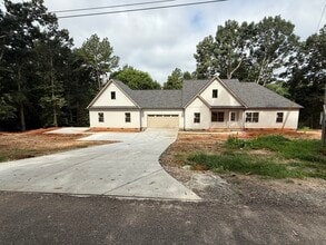 Building Photo - 131 Kennel Rd