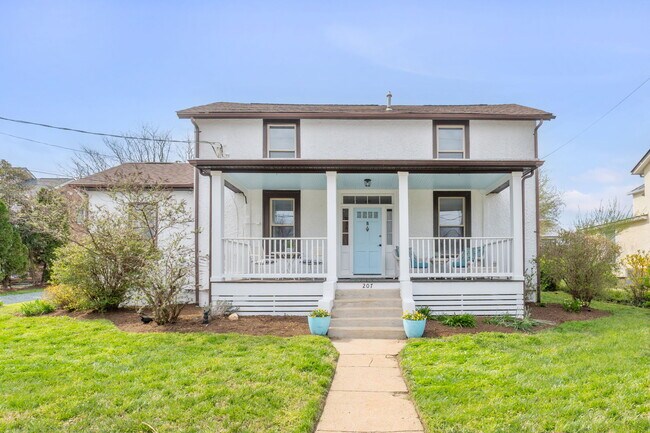Building Photo - 207 Douglas Ave