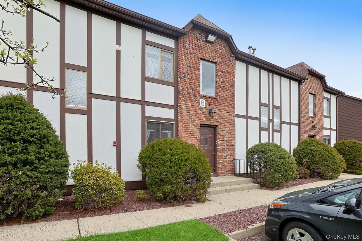 Foto principal - 135 W Nyack Rd