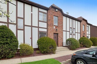 Building Photo - 135 W Nyack Rd