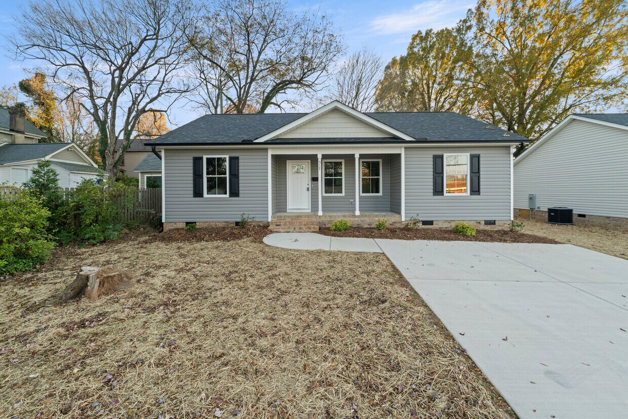 Foto principal - 517 W Cemetery St