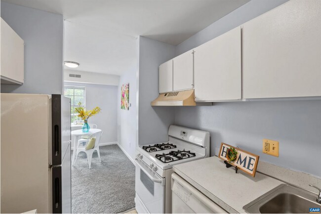 Foto del edificio - Two Bedroom Apartment Available At Barracks West
