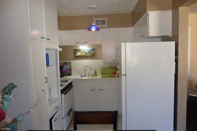 Building Photo - 4323 McKinney Ave