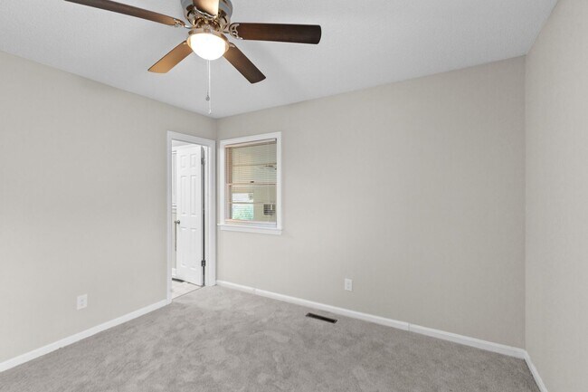Foto del edificio - Cozy 3 Bedroom w/ 2 Bathrooms