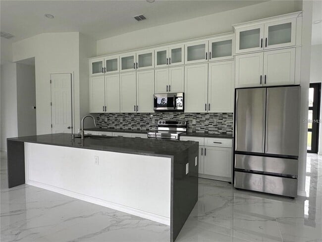 Foto del edificio - 4439 Eldron Ave