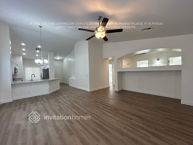 Foto del edificio - 15572 W Meade Ln