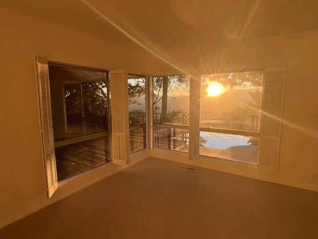 Foto del edificio - 490 Starlight Crest Dr