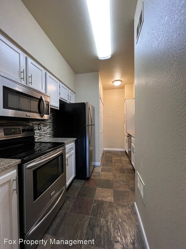 Foto del edificio - 2 br, 1.5 bath House - 7406 Singing Hills ...