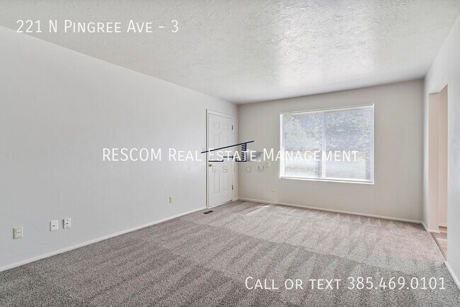Foto del edificio - 221 N Pingree Ave