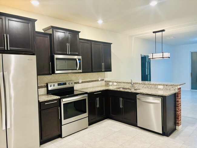 Kitchen - 5017 Blue Latan Ln