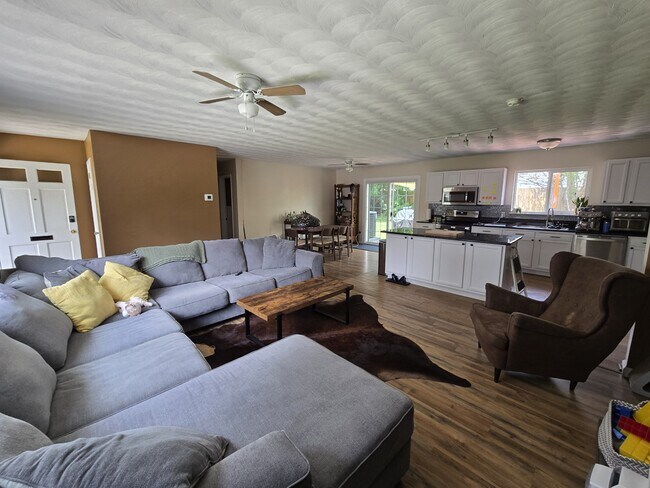 Foto del edificio - 4616 Crown Point Ln