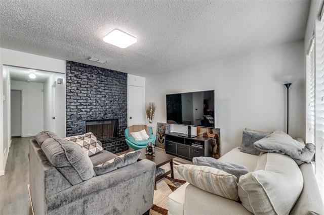 Foto del edificio - 519 Gibbins Ct