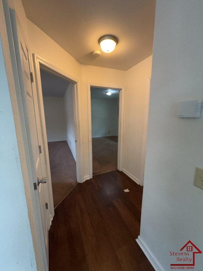 Building Photo - 500 Skyline Dr