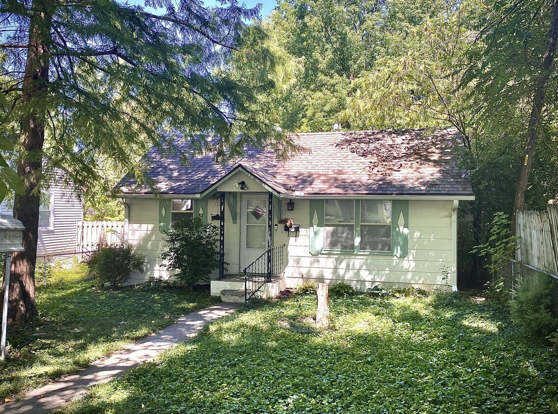 14 W 78 Terrace, Kansas City, MO 64114 House Rental in Kansas City