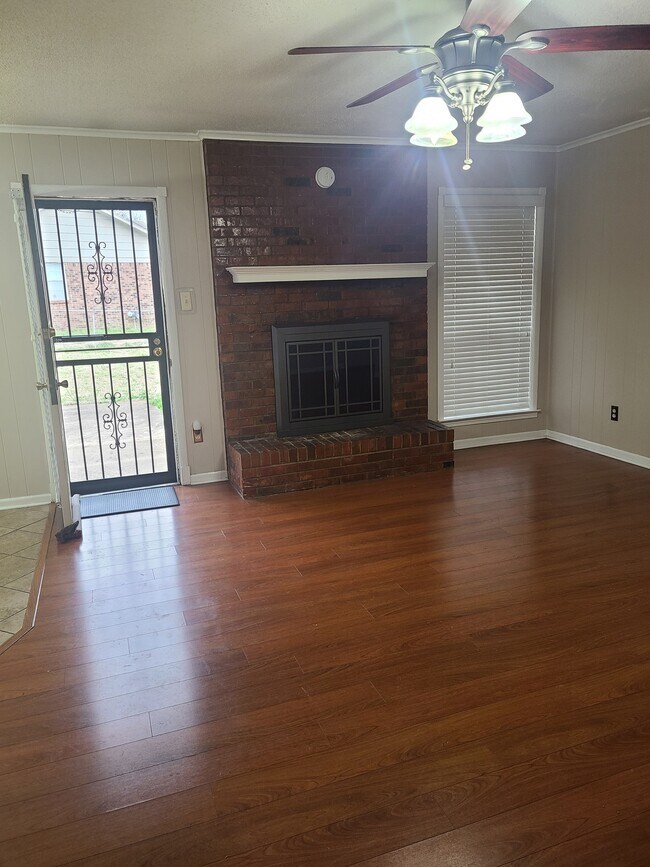 Foto del edificio - 3137 Mackham Ave