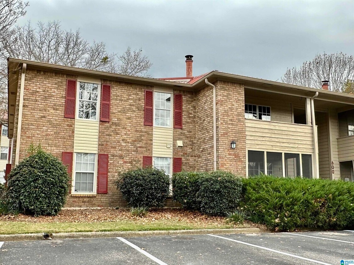 606 Patton Chapel Trail Unit 606, Hoover, AL 35226 Condo for Rent in
