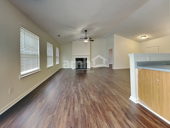 Foto del edificio - 6014 Pennycross Ln