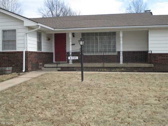Building Photo - 6705 E Zimmerly St