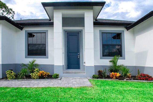 Building Photo - 15633 Lakeland Cir