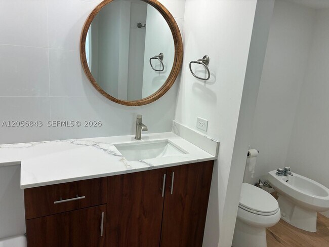 Foto del edificio - 1717 N Bayshore Dr