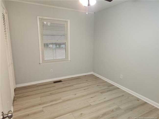 Foto del edificio - 3923 Glenridge Rd